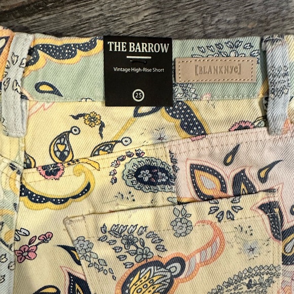 BLANK NYC FREE PEOPLE COMING THROUGH PAISLEY JEAN SHORTS - Picture 4 of 6